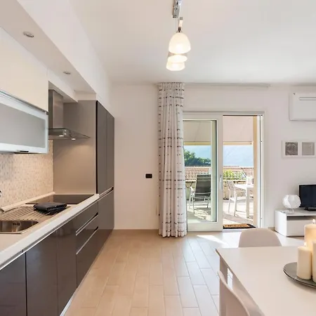 Apartamento Island View - By Myhomeincomo